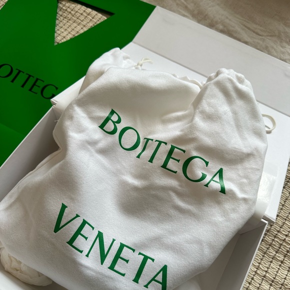 Bottega Veneta Mini Jodie - Picture 2 of 7